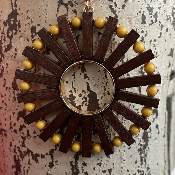 DROP WOODEN BEADED EARRINGS - Picture 2 of 8